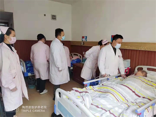 桂林医护养老院敬老院每日查房